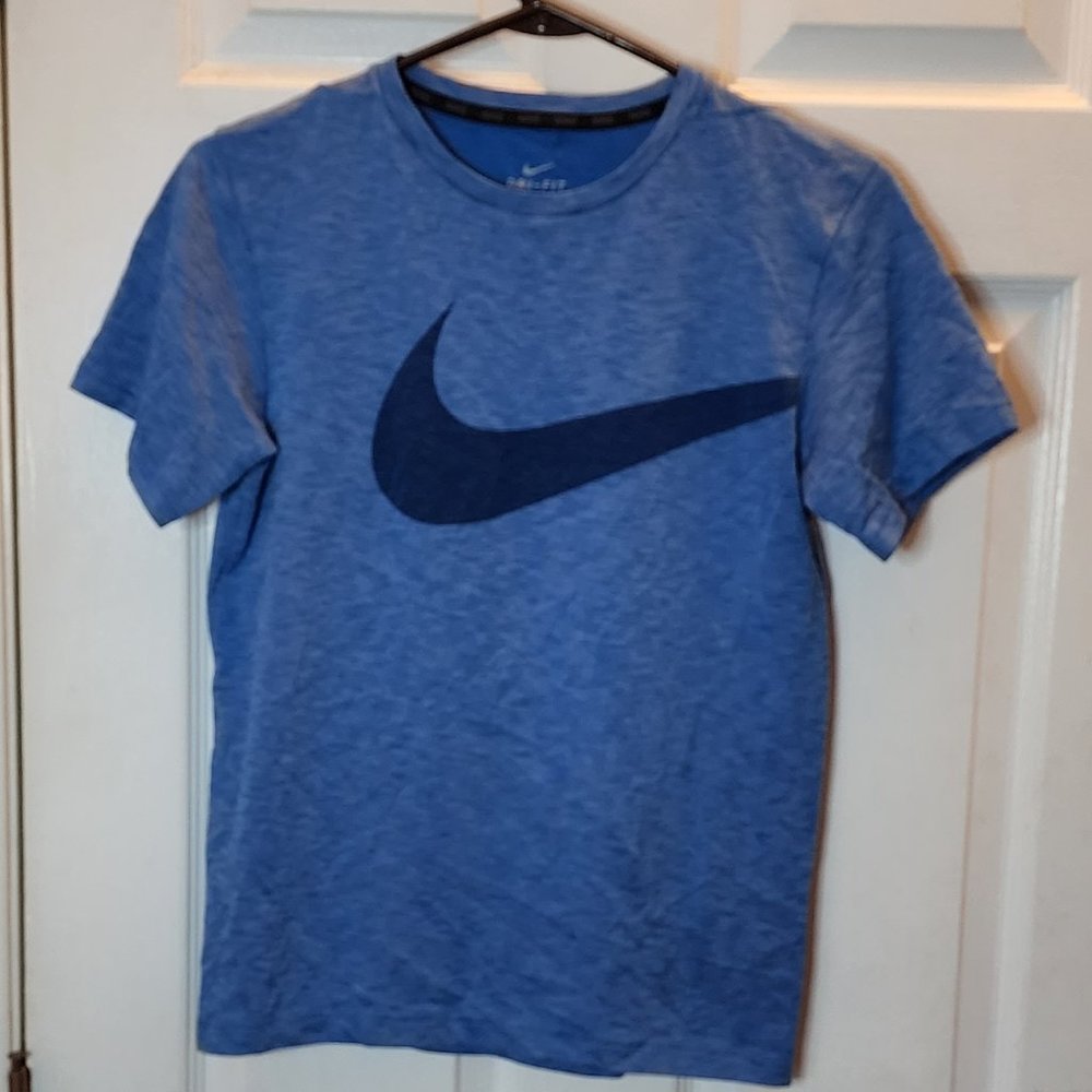 Nike youth dri-fit blue top shirt size large